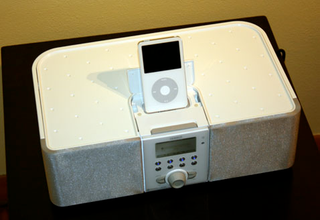 Illustration for article titled Hello, GEORGE - Hands-On The $499 iPod Dock With A Killer Remote